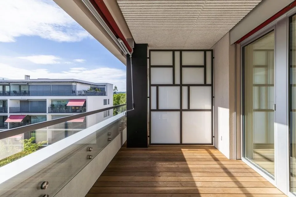 Moderne, lichtdurchflutete Wohnung