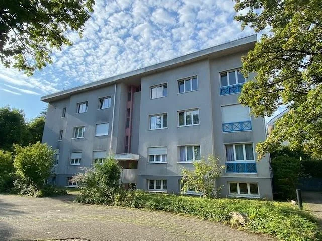 Helle Wohnung in familienfreundlicher Überbauung