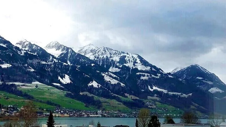 5 ZIMMER-ATTIKAWOHNUNG IN SARNEN (OW), MÖBLIERT