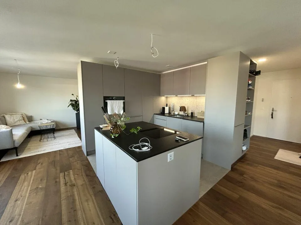 Frisch renovierte 4.5-Zimmer-Wohnung zu vermieten