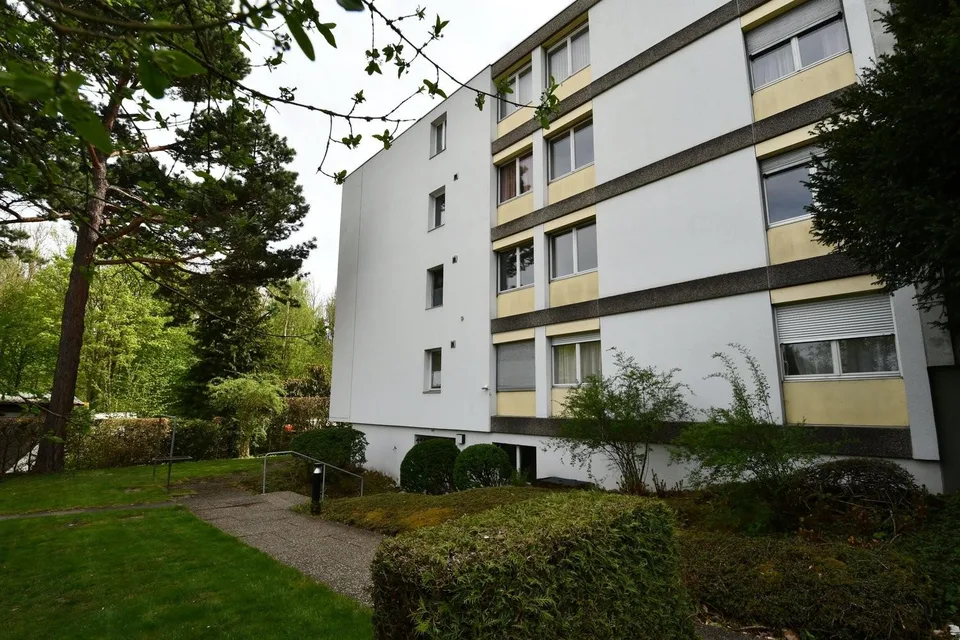 Geräumige 2.5-Zimmerwohnung mit Sicht ins Grüne