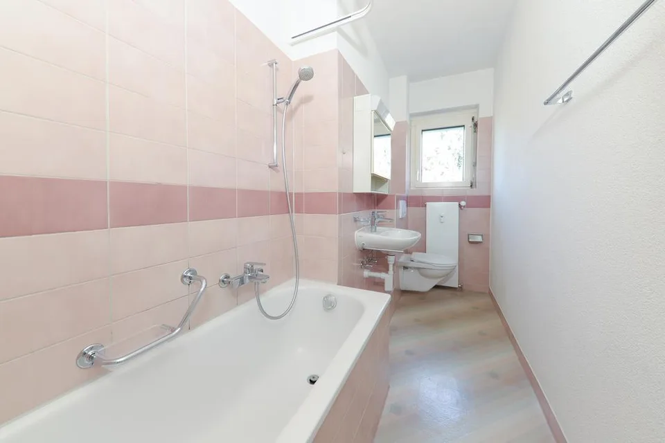 Charming and Spacious 3-Room Apartment