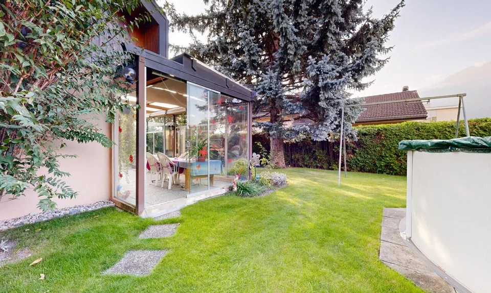 Casa affascinante con un bel spazio esterno e una veranda – foto 7 di 18