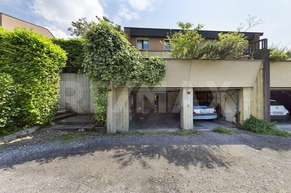 Grande casa con ampi spazi a due passi dal lago! Anche come residenza secondaria