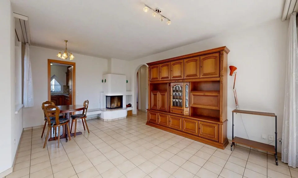 4.5-Zimmerwohnung mit Terrasse, Wintergarten & Garage