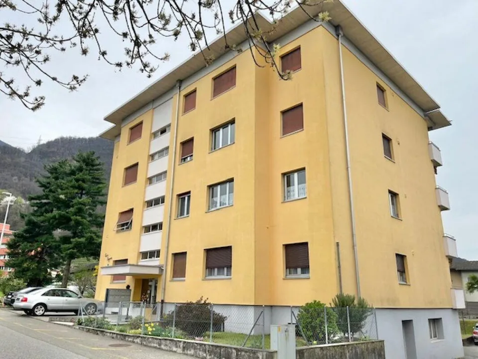 ZU VERKAUFEN IN QUARTINO - 4.5 ZIMMERWOHNUNG IM PARTERRE