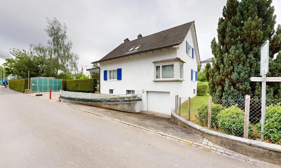 Casa unifamiliare ben tenuta di 5,5 locali con bellissimo giardino a Niederuzwil