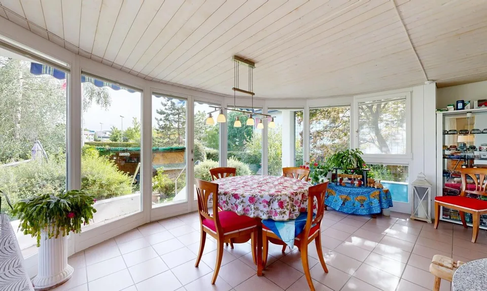 Casa unifamiliare ben tenuta di 5,5 locali con bellissimo giardino a Niederuzwil
