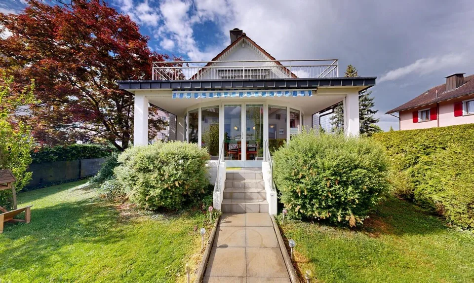 Casa unifamiliare ben tenuta di 5,5 locali con bellissimo giardino a Niederuzwil
