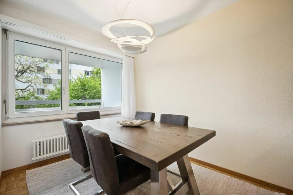 Moderne, komfortable 4½-Zimmer-Wohnung mit grosszügigem Südbalkon u...