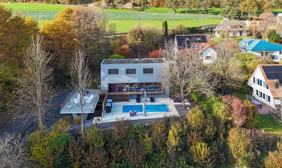 Lusso Discreto: Una Villa d'Architetto da Scoprire Assolutamente