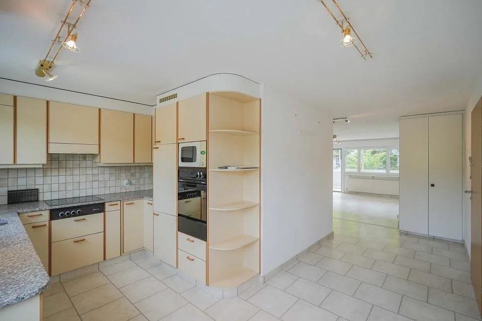 Hell, freundlich und ideal zentral: 3.5 Zimmer-Wohnung nahe Einkauf...