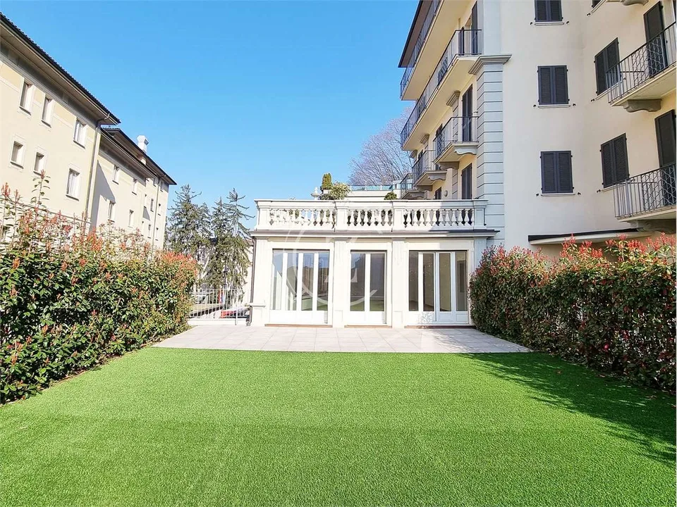 Appartamento 4.5 locali con giardino a Castagnola