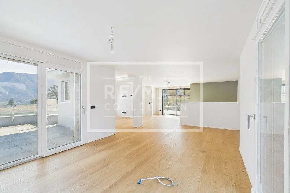 Nuovo e moderno appartamento duplex di 3 ½ locali con ampia terrazza e splendida vista