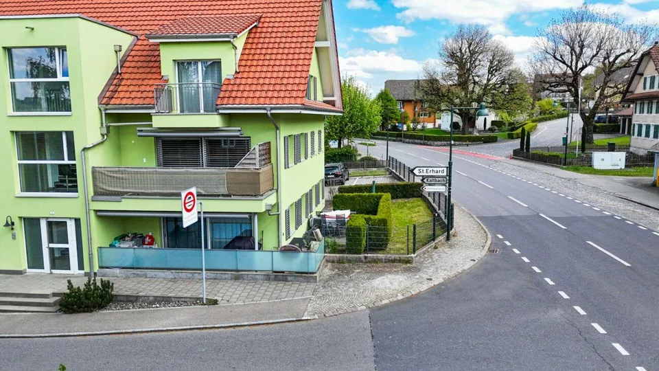 Abitare piccolo. Godere molto. Appartamento 2.5 locali a Mauensee – foto 13 di 15
