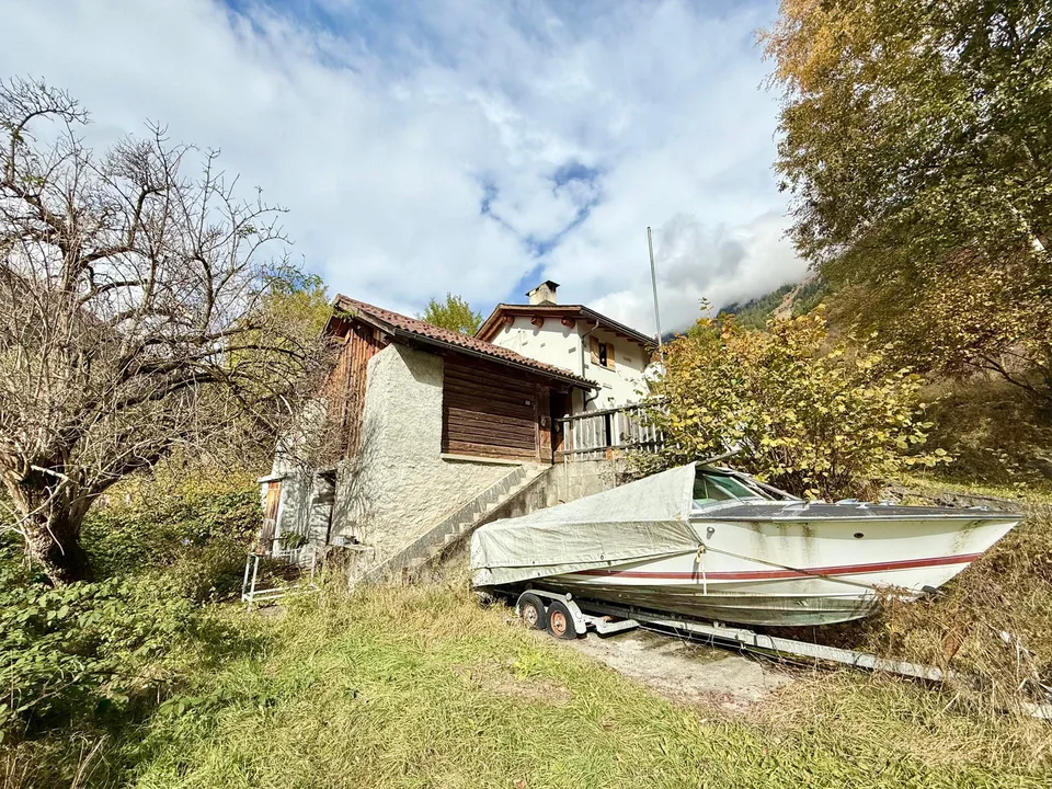 Alpine Berghütte auf 900 m mit Privatzugang und 21.000 m² Land – photo 10 sur 16