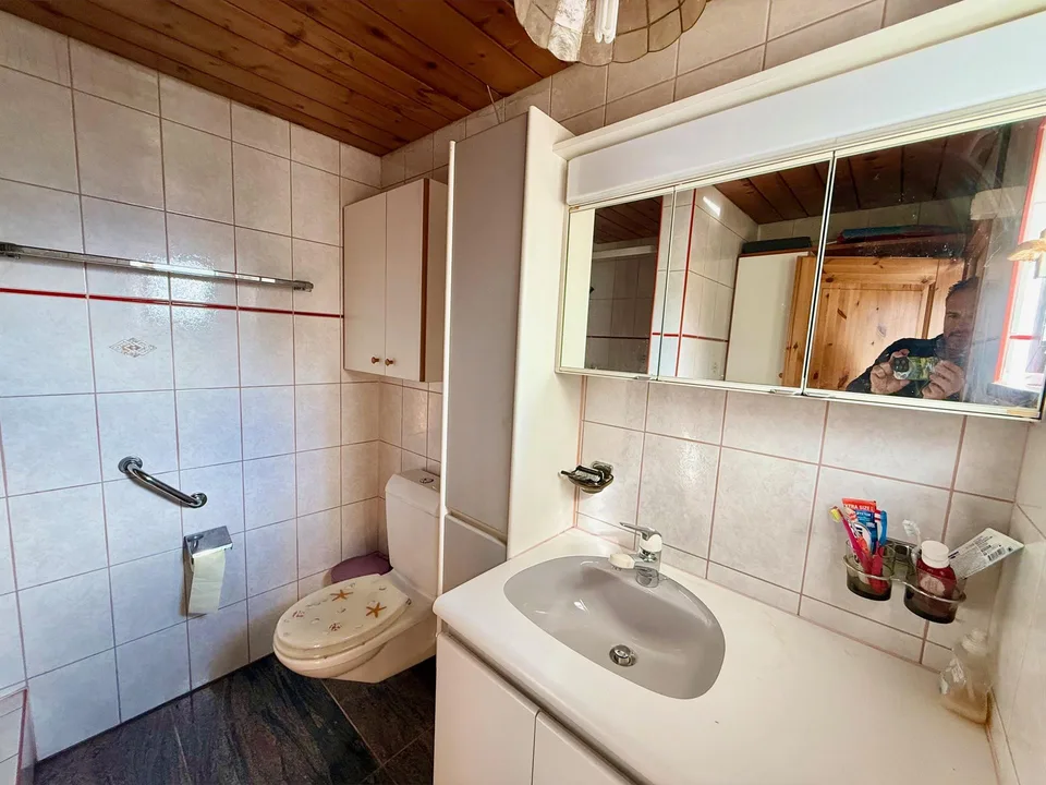 Alpine Berghütte auf 900 m mit Privatzugang und 21.000 m² Land – photo 8 sur 16