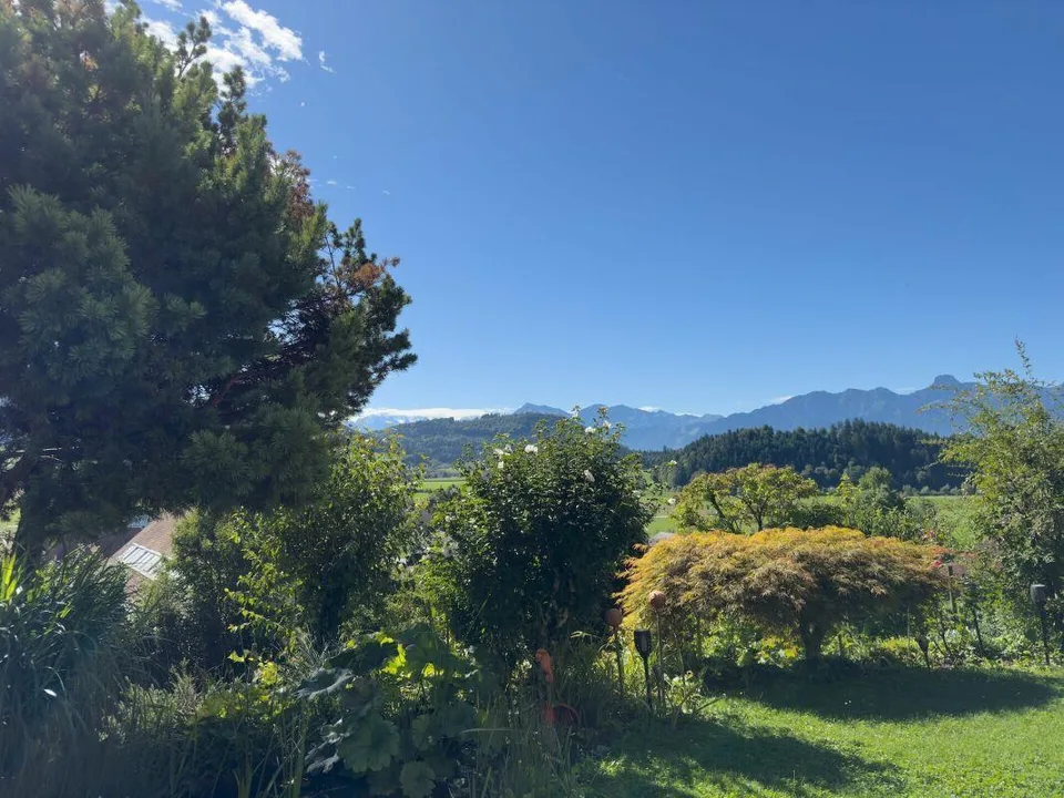 Ideally located between Thun and Bern - approximately 15 minutes to Thun, approximately 25 minutes to Bern. – photo 27 of 30