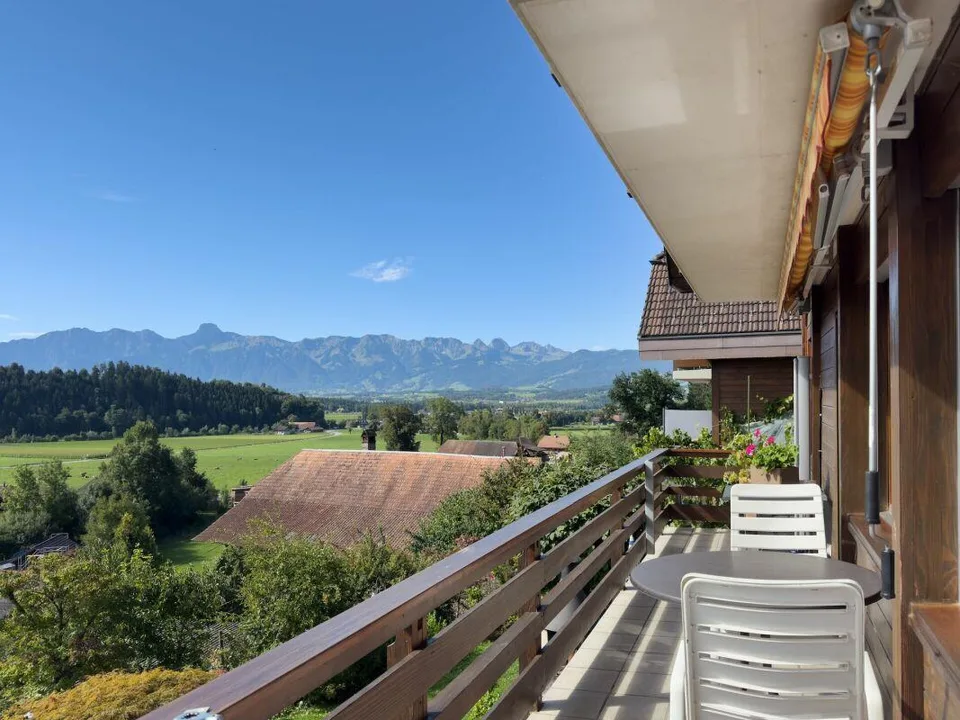 Ideally located between Thun and Bern - approximately 15 minutes to Thun, approximately 25 minutes to Bern. – photo 22 of 30