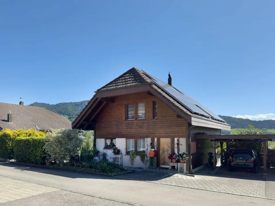 Ideally located between Thun and Bern - approximately 15 minutes to Thun, approximately 25 minutes to Bern. – photo 28 of 30