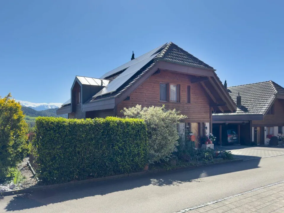 Ideally located between Thun and Bern - approximately 15 minutes to Thun, approximately 25 minutes to Bern. – photo 29 of 30