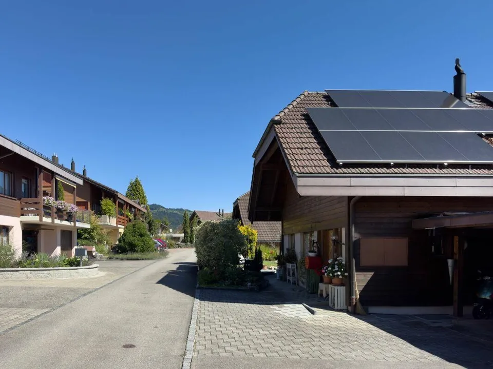 Ideally located between Thun and Bern - approximately 15 minutes to Thun, approximately 25 minutes to Bern. – photo 30 of 30