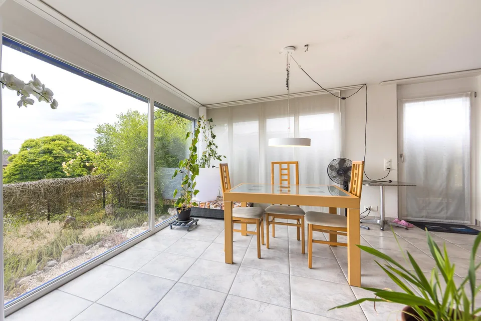 Living with a wide view, peace and privacy