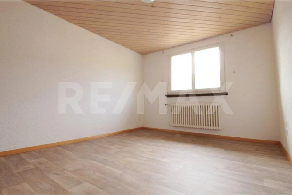 Charmante 3.5-Zimmer-Dachwohnung für Investoren, Paare oder Singles... – Foto 6 von 7