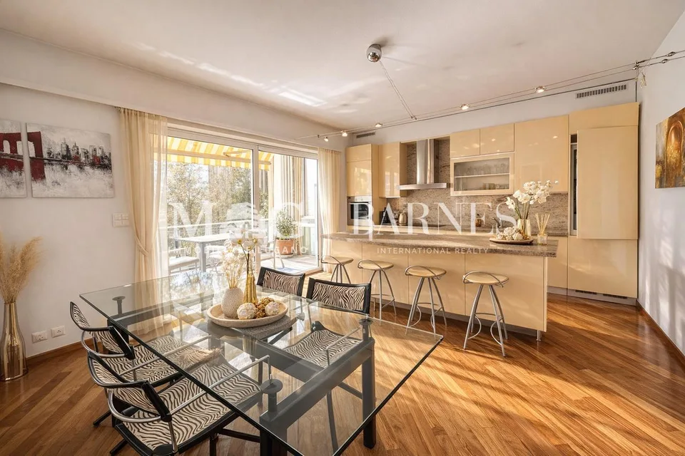 Lugano, Castagnola: Appartamento 4 locali con vista lago e box privato