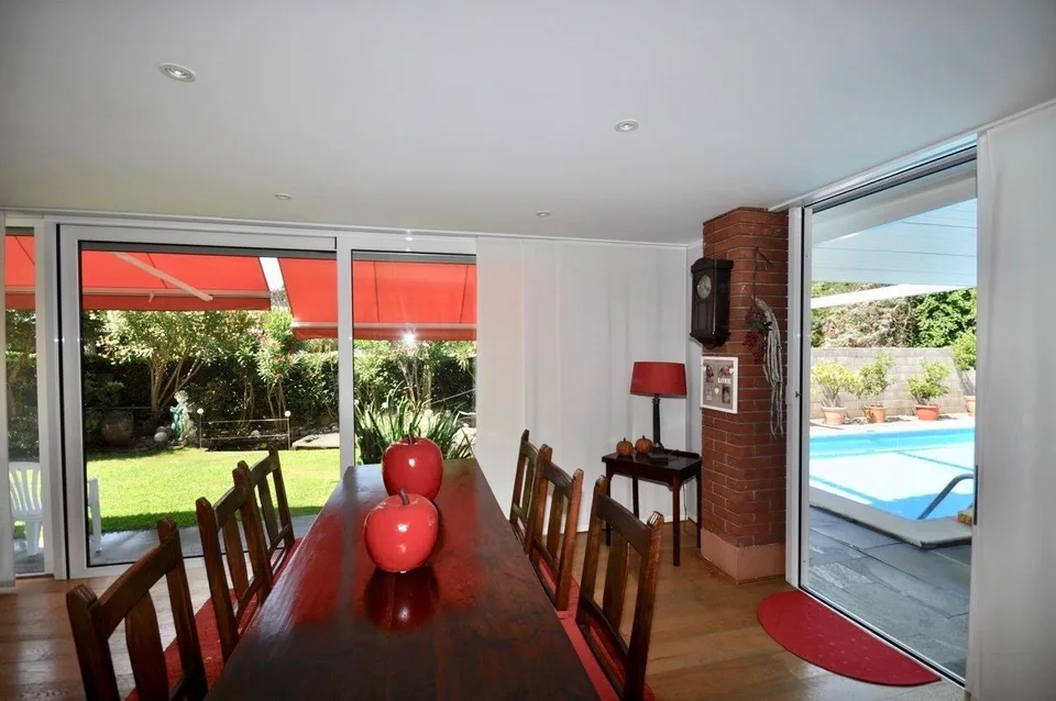 Villa con piscina e giardino in vendita a Magliaso