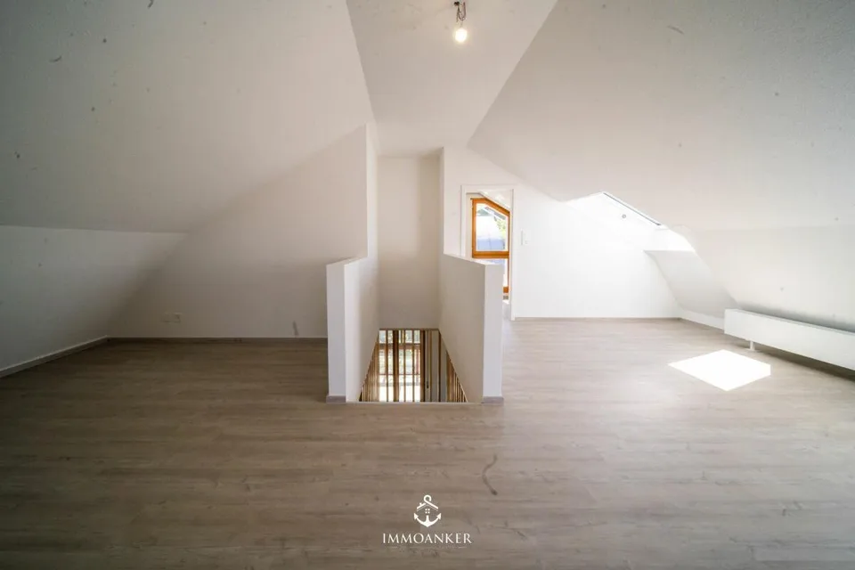 Frisch saniertes 6.5-Zimmer-Einfamilienhaus mit Südhanglage und Wei... – Foto 8 von 13