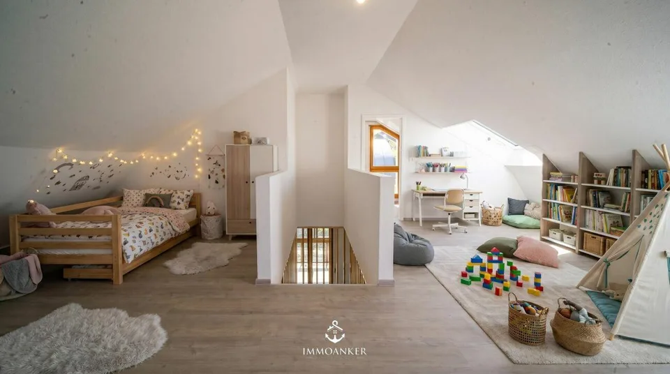 Frisch saniertes 6.5-Zimmer-Einfamilienhaus mit Südhanglage und Wei... – Foto 9 von 13