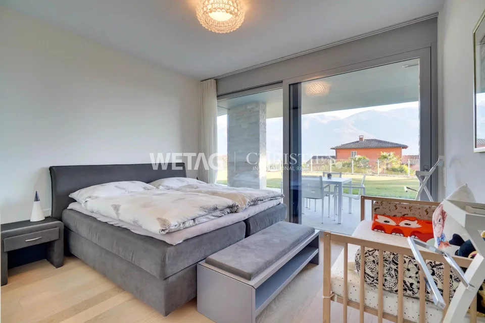 Luxusduplexwohnung mit privatem Garten & atemberaubender Aussicht zum Verkauf in Ascona – Foto 7 von 13