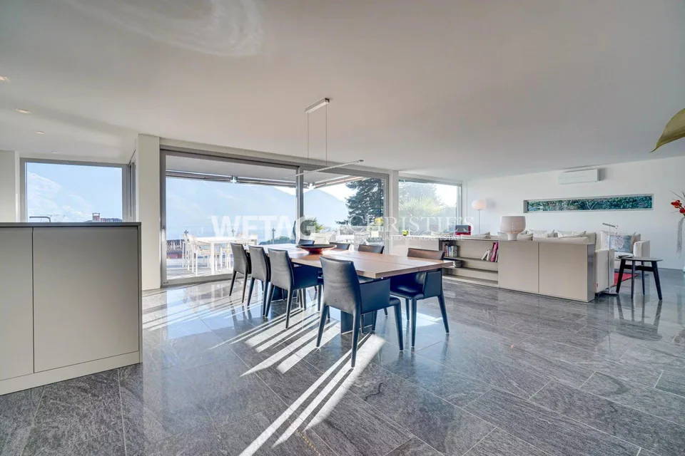 Appartamento duplex di lusso con giardino privato & vista mozzafiato in vendita ad Ascona