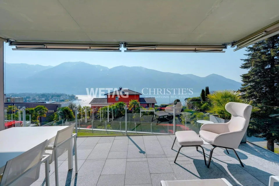 Luxusduplexwohnung mit privatem Garten & atemberaubender Aussicht zum Verkauf in Ascona – Foto 10 von 13
