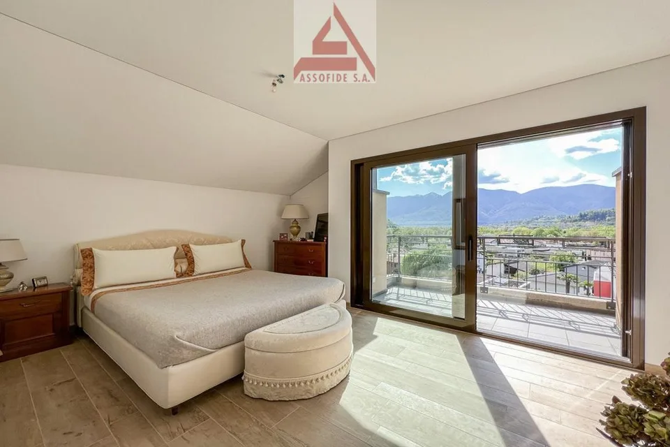 Maisonettewohnung mit offener Sicht / Appart. duplex con vista aperta