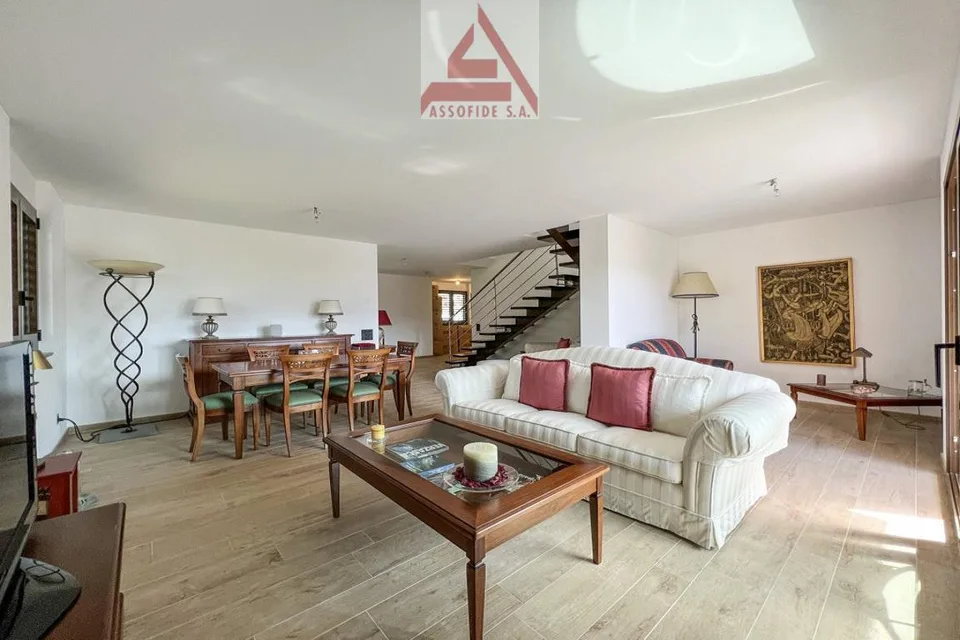 Maisonettewohnung mit offener Sicht / Appart. duplex con vista aperta