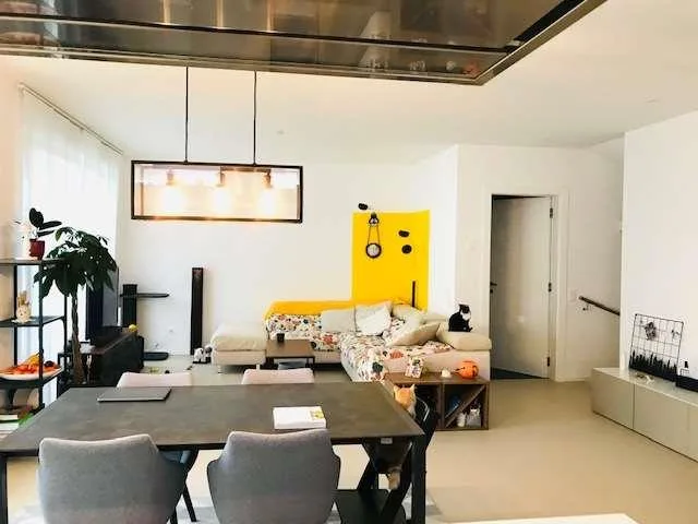 Elegantes Villenhaus mit hohem Standard und privatem Garten – Foto 10 von 13