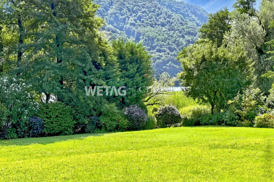 Lugano-Magliaso: villa maestosa con piscina interna, direttamente sul lago di Lugano