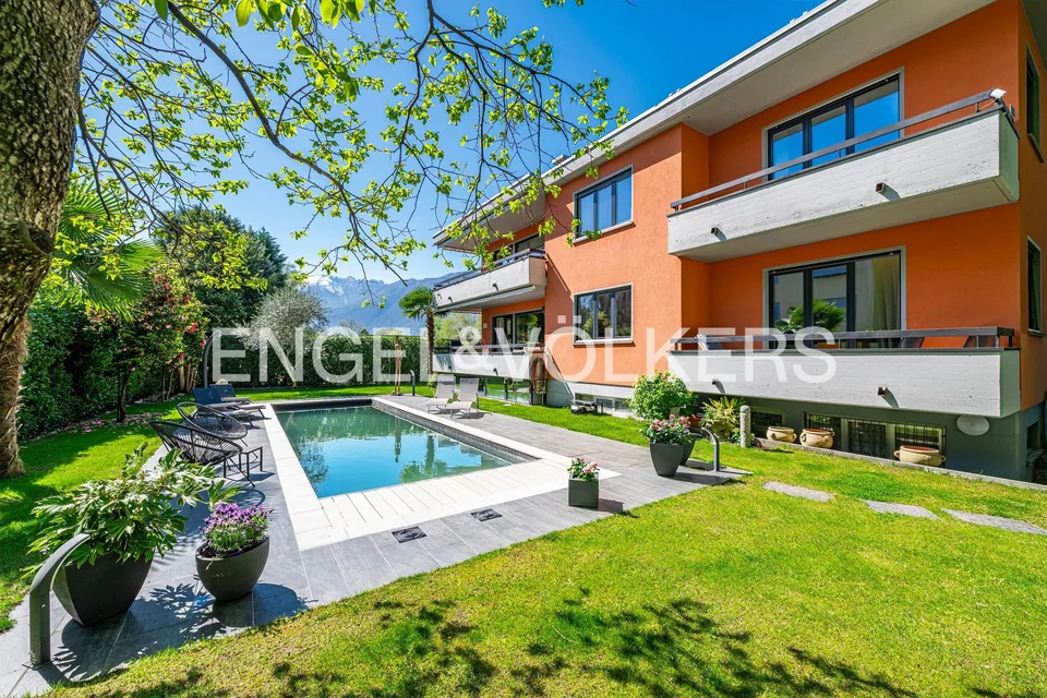 Gartenwohnung mit Aussenpool (62b)