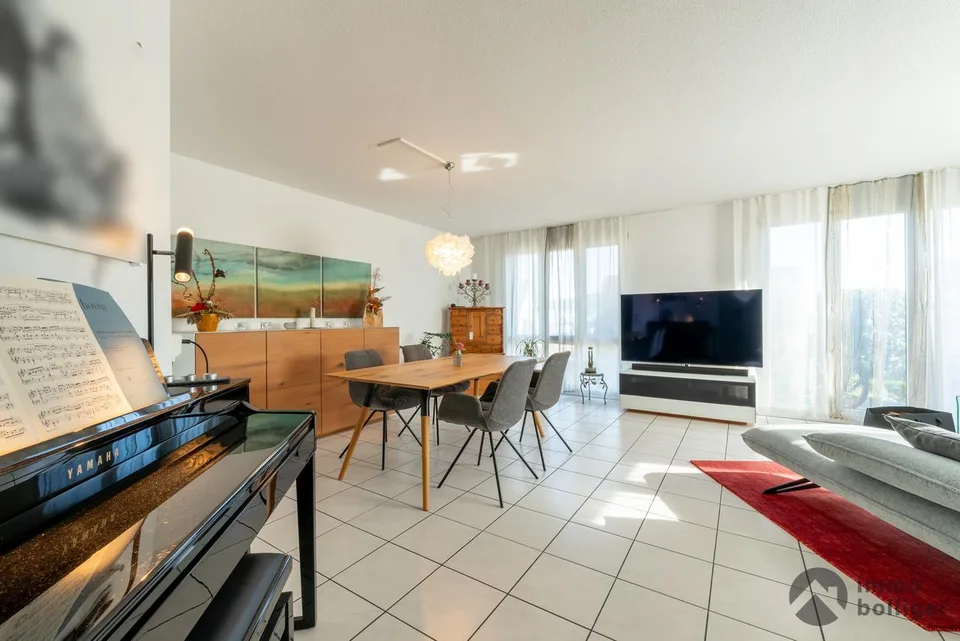 Bureau à domicile avec vue dans le quartier populaire de Hölzli