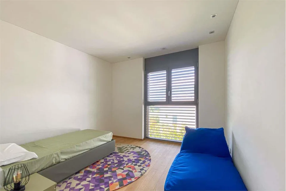 Comano: moderno 3.5 loc. di pregio con ampia terrazza