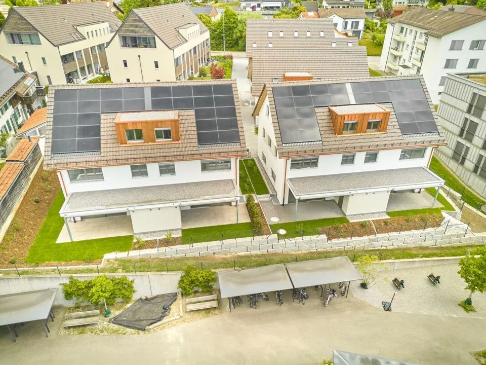 Casa a schiera 6 1/2 locali con terreno utilizzabile