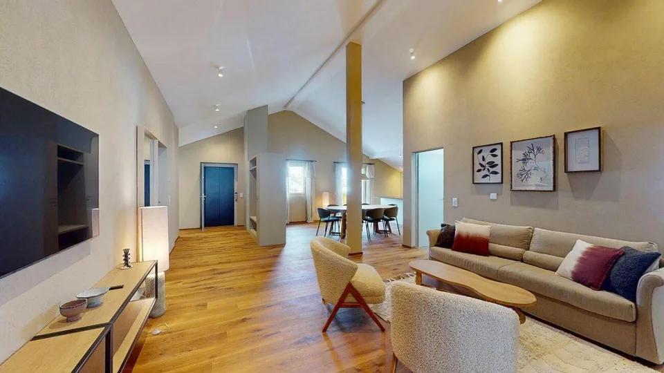 4.5 Zimmer-Dachwohnung mit Bewirtschaftung in der Tgesa Romana