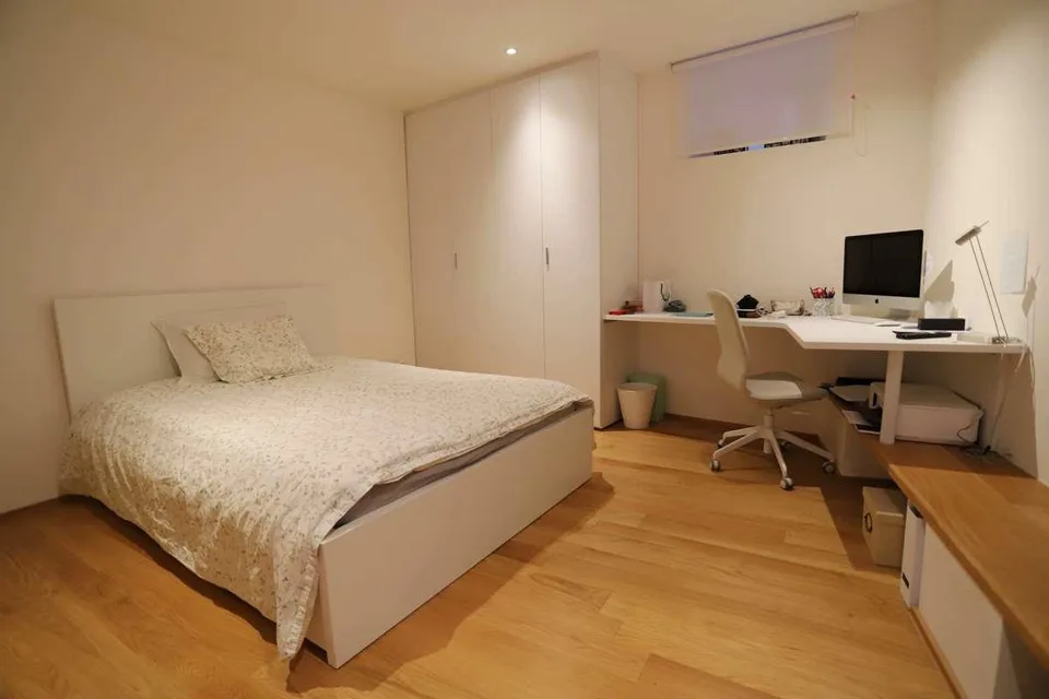 Eingerichtete Kernhaus-Wohnung in Bissone