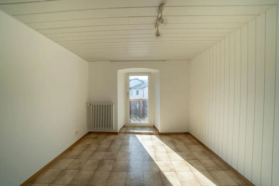 Maison de ferme charmante avec grange, garage et cave voûtée – photo 9 sur 13