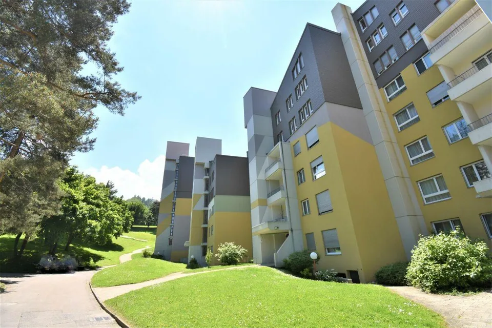 Schöne Maisonette-Wohnung mit Balkon an ruhiger Lage