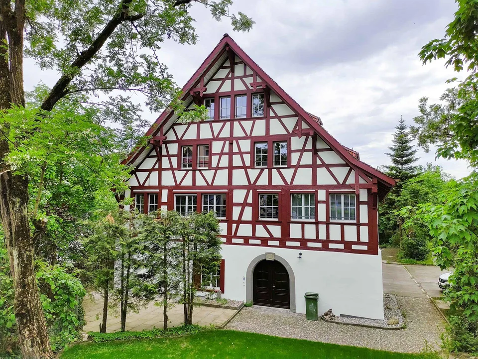 Living with charm and history - Exclusive penthouse apartment
