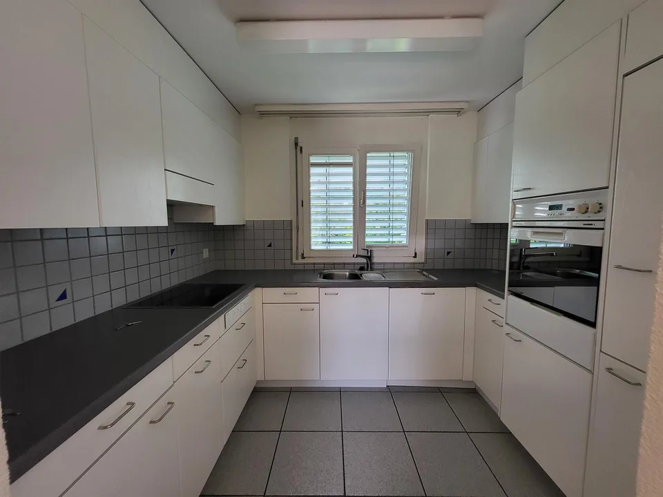 Grösszügige 3 1/2-Zimmer-Dach-Maisonettewohnung