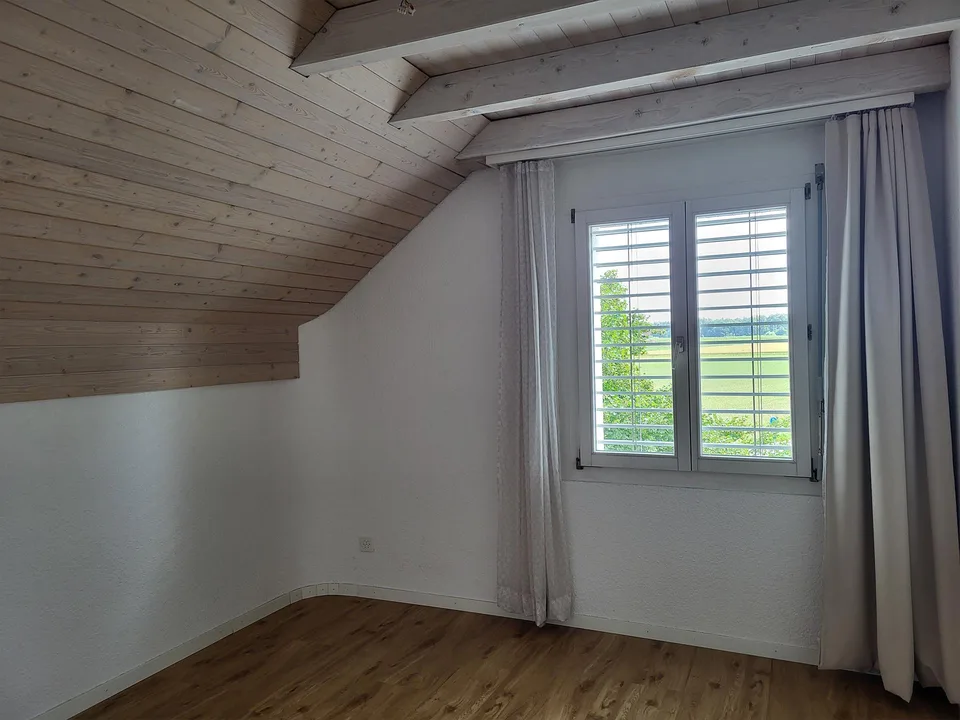Grösszügige 3 1/2-Zimmer-Dach-Maisonettewohnung
